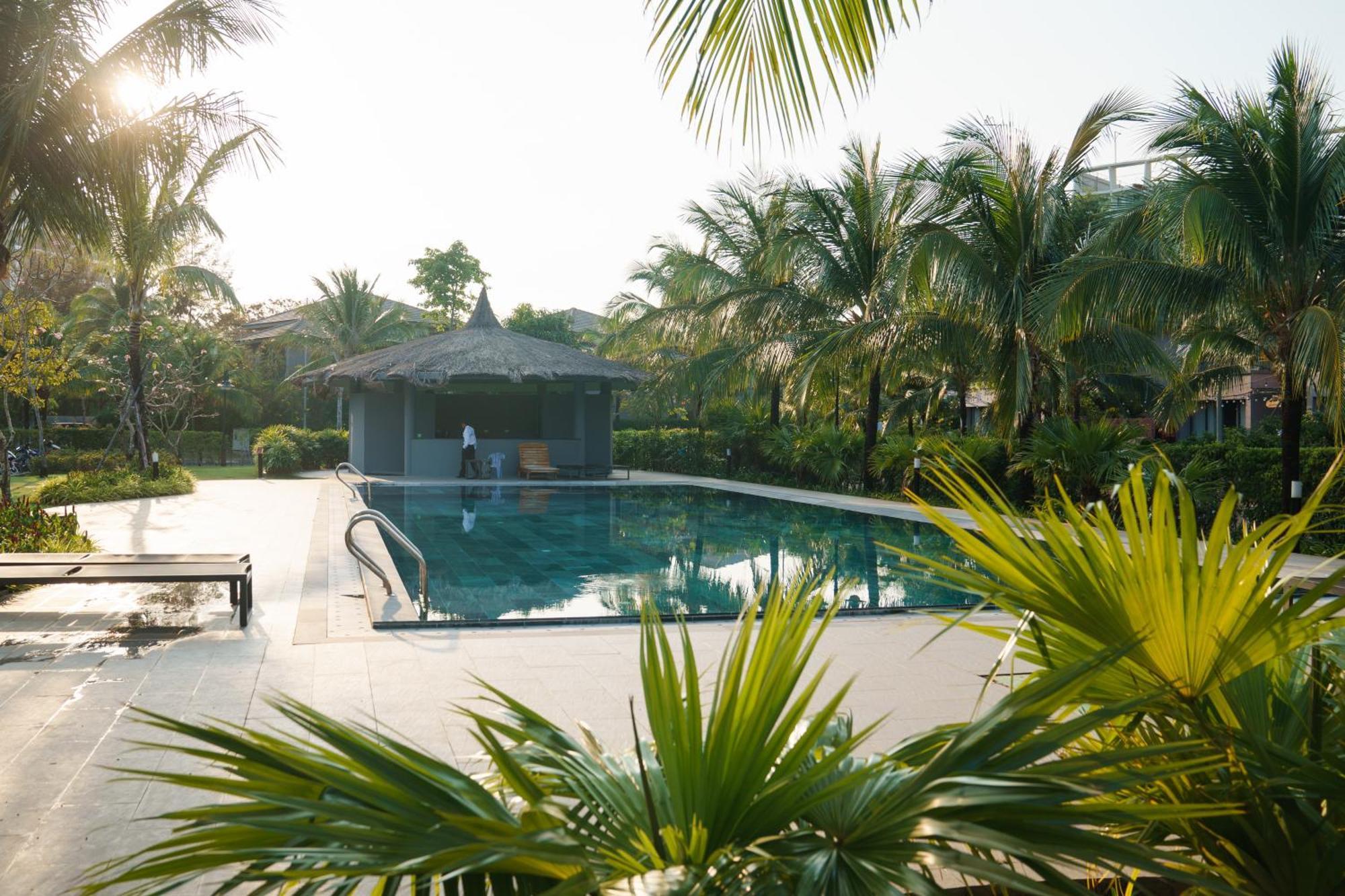 Kosmos Apart Hotel Phu Quoc - Night Market & Walkin To Beach Exteriör bild