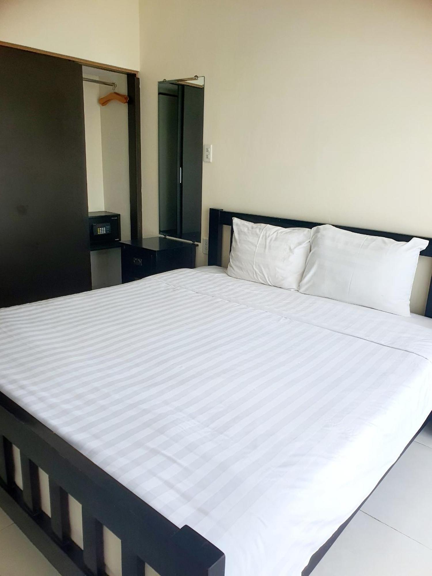 Kosmos Apart Hotel Phu Quoc - Night Market & Walkin To Beach Exteriör bild