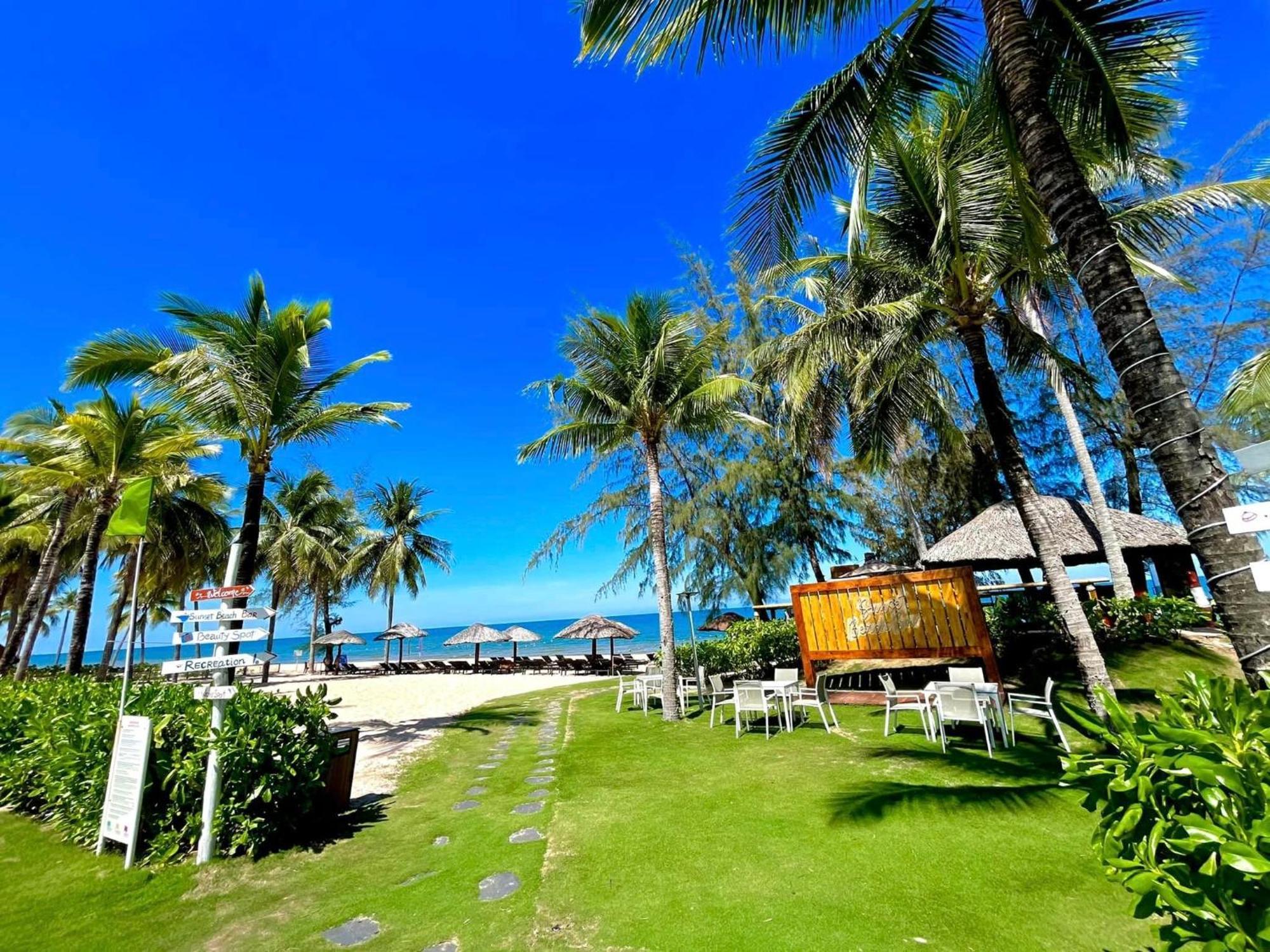 Kosmos Apart Hotel Phu Quoc - Night Market & Walkin To Beach Exteriör bild